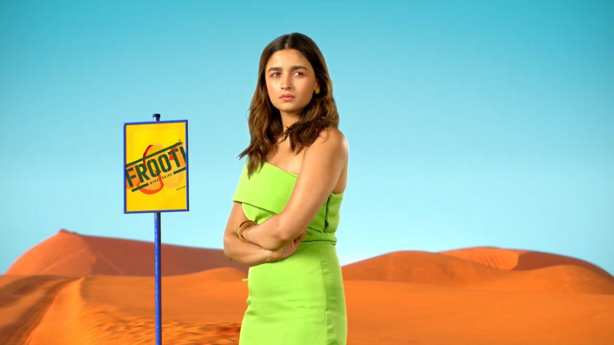 FilmyFocus's tweet photo. Cute clicks from 
@Frooti
 latest Ad ft. StylishHigh voltage sign 
@alluarjun &amp; @aliaa08
 #livethefrootilife #mangofrooti #freshnjuicy #AlluArjun https://t.co/2LY1yHFiVR