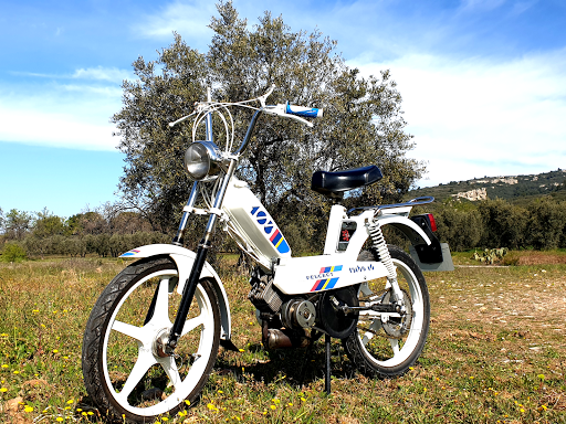 Strategy2Web's tweet photo. https://t.co/UE3LiWEbXC

https://t.co/7eOCrnVu25

#passionmob #locationmobylettes #baladeenmobylette #alpilleslovers #alpillesprovencetourisme #alpillesenprovence #maregionsud #peugeot #peugeot103 #mobylette #mobylettes #moped #vintage #mbk #mbk51 #piaggio #piaggiociao https://t.co/ulYw04RR7n