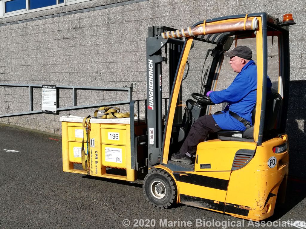CPRSurvey's tweet image. In 2020, we towed &amp;gt;98k nautical miles of ocean, and despite #Coronavirus we still managed to collect samples every month. Our iconic yellow boxes containing our CPRs made it from our lab in Plymouth, to ports &amp;amp; ships across the North Sea and North Atlantic #longtermMonitoring
