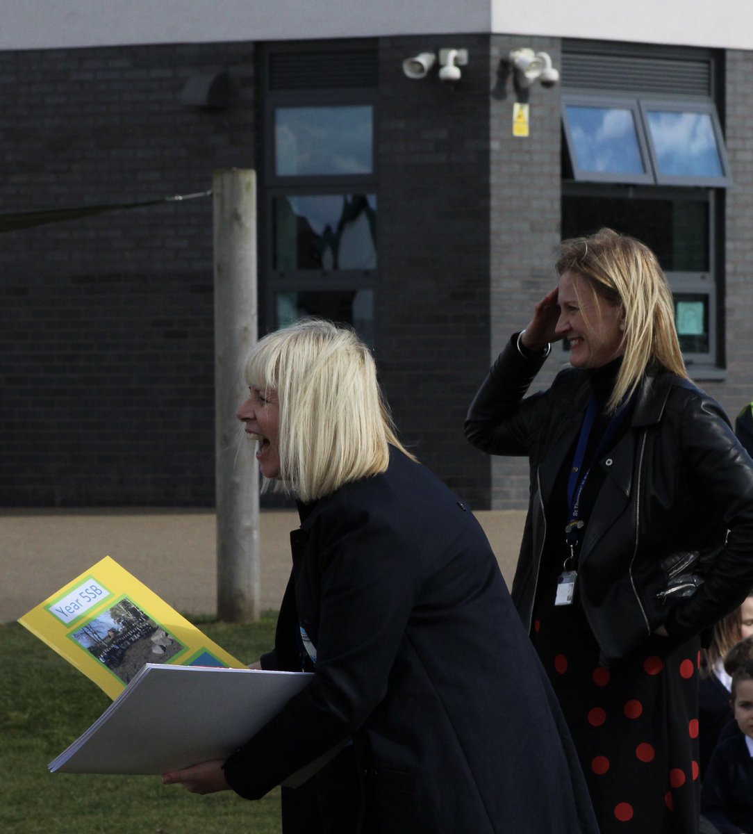 StThomasOld's tweet photo. Today we say farewell to Mrs Morris, our Headteacher for the last 9 years. Thank you Mrs Morris for your strong leadership, inspiration and kindness. We will miss you very much and wish you happiness as you begin your next chapter. 💙 https://t.co/hJ0flwIi7N