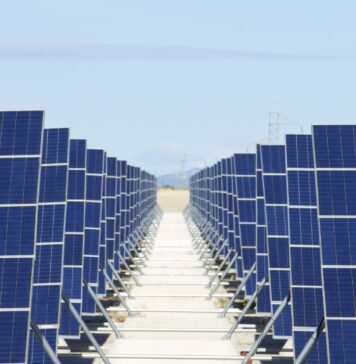 SmartGridSpain's tweet photo. 📣 #FRV alcanza el cierre financiero de la mayor planta solar en #Armenia con el #IFC, #EBRD y #Ameriabank.
➡ https://t.co/xTTltQTHbs https://t.co/54z3JSXRqJ