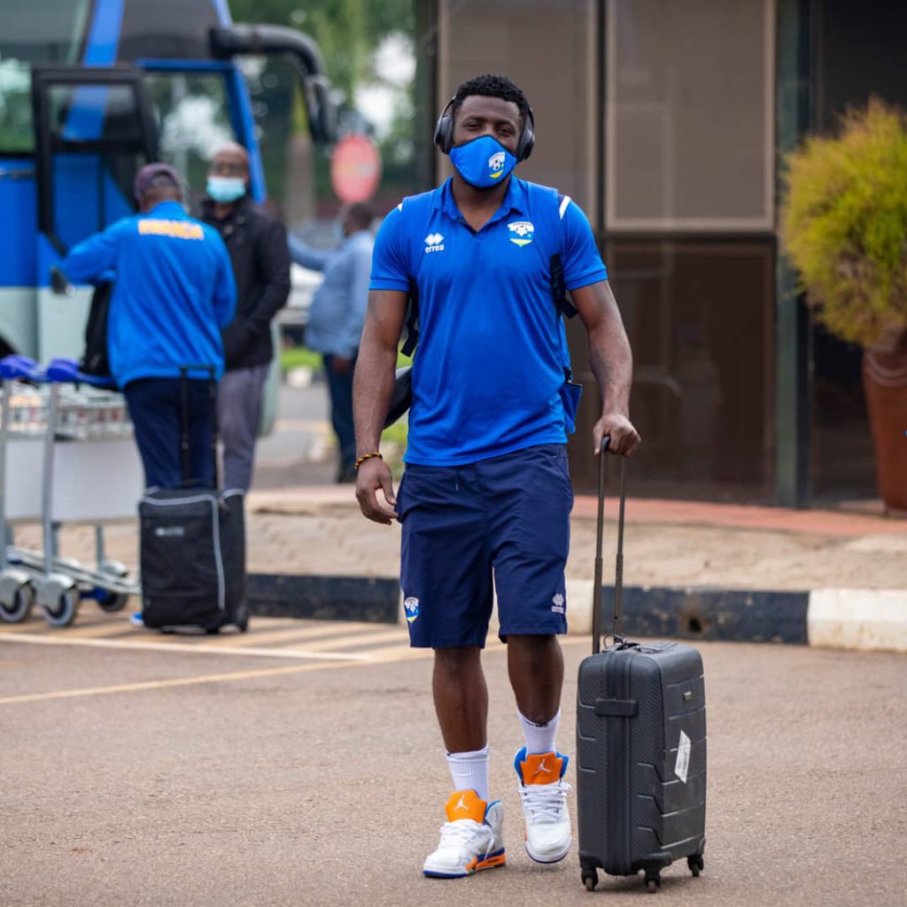 TCampussport's tweet photo. The Rwanda national football team #Amavubi heads to Cameroon this morning for their final #AFCON2021Q game scheduled on Tuesday. Here is the squad announced last night by the head coach @VincentMashami heading to Cameroon where the goalkeeper @OliverKwizera is back. https://t.co/KU8oRKDv7E