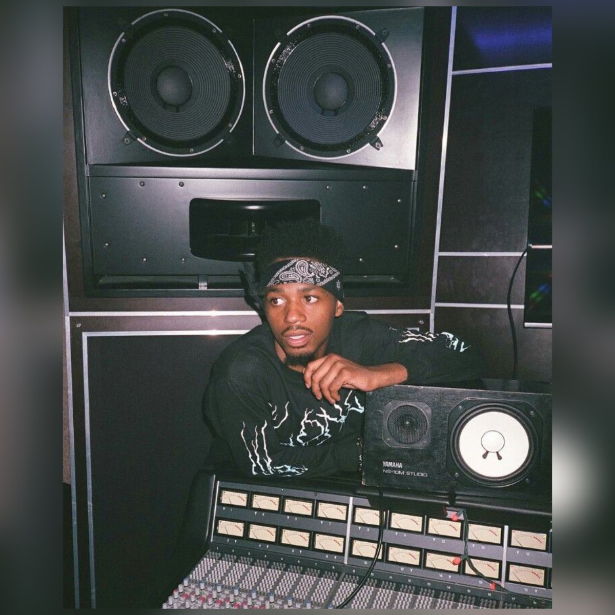 DareToYellow tweet media