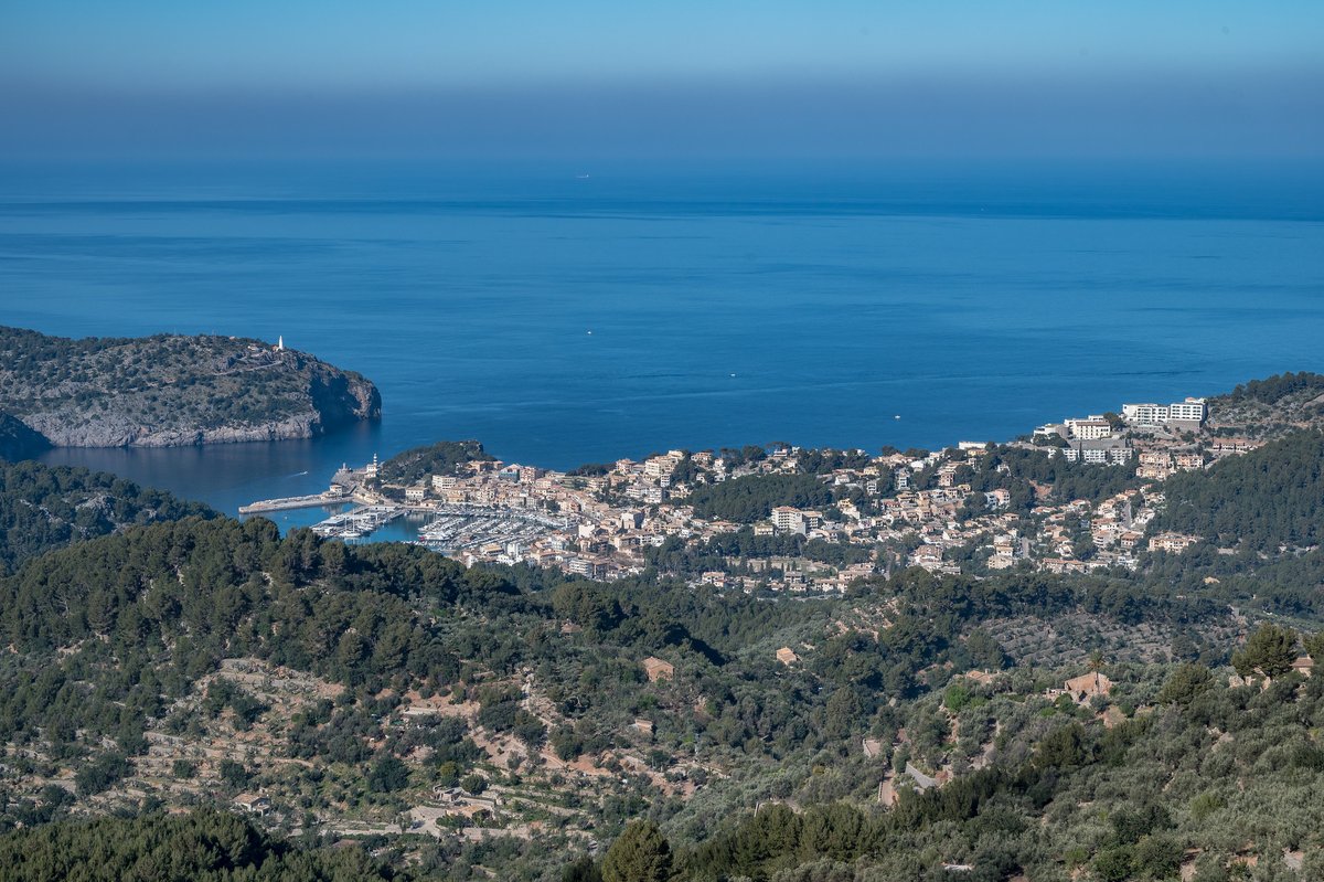 sollerweb's tweet image. A day for a fabulous view! 📸 Port Soller has something for everyone, beaches, restaurants, great hotels, diving, sailing, shopping, relaxing, hiking - friendly people and stunning beauty ☀️

Photo by: Gary Lloyd-Rees

#SollerWeb #holiday #portsoller #restaurants #hiking #relax