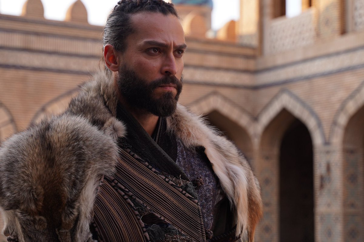 26. Bölüm Özet ve Fotografları;
Sencer’in tertibi neticesinde Tekiş’in ihanetinden emin olan Melikşah, Tekiş’e nasıl bir ceza verecektir? Tahtı ele geçirmek için mücadeleye girmiş olan Tekiş, Melikşah’ın elinden kurtulmayı başarabilecek midir?

#UyanışBüyükSelçuklu | #UyanışEkibi