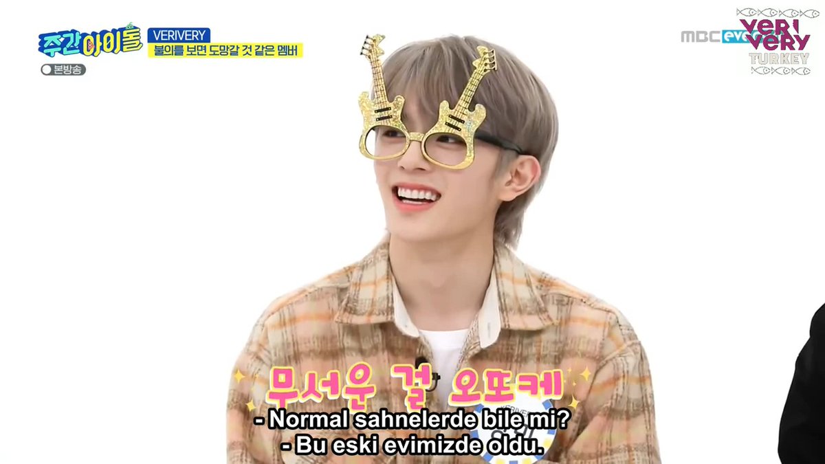 veriverytrsubs's tweet photo. 🥳| VERIVERY'nin katıldığı "Weekly Idol 504. bölümü" kanalımızda türkçesiyle izleyebilirsiniz~ VERIVERY yine farklı yönlerini göstermiş🤭 Keyifli seyirler~

▶️https://t.co/hALUBHKBxy

@the_verivery @by_verivery #VERIVERY #베리베리 @veriveryturkey https://t.co/qnqoCwE7QU