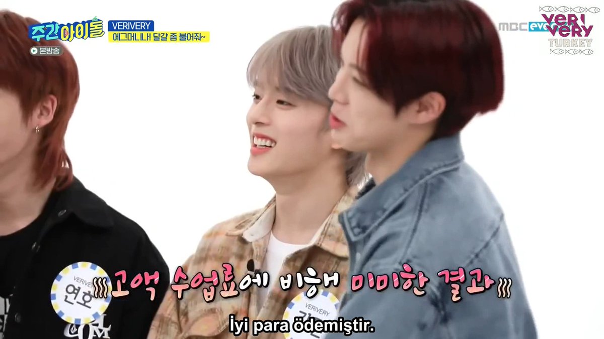 veriverytrsubs's tweet photo. 🥳| VERIVERY'nin katıldığı "Weekly Idol 504. bölümü" kanalımızda türkçesiyle izleyebilirsiniz~ VERIVERY yine farklı yönlerini göstermiş🤭 Keyifli seyirler~

▶️https://t.co/hALUBHKBxy

@the_verivery @by_verivery #VERIVERY #베리베리 @veriveryturkey https://t.co/qnqoCwE7QU