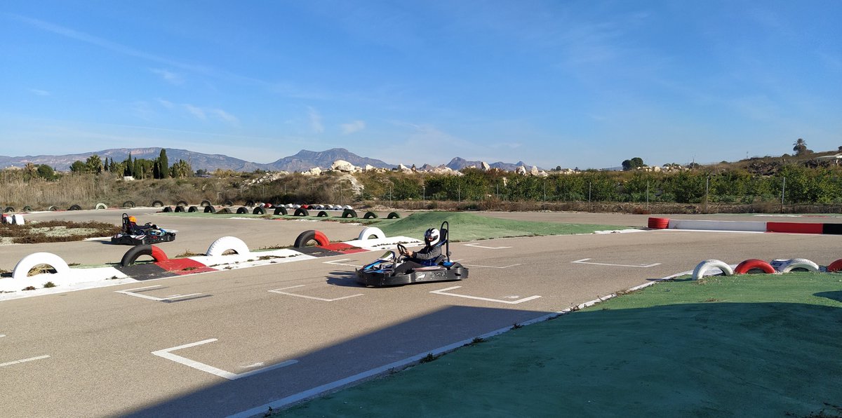 AlboresMurcia's tweet photo. #ProyectoCySNE. #Actividadesdeocioalternativo: esta semana➡️Salida a los Karts 🏎🏎😃Los chicos han disfrutado con esta divertida actividad al mismo tiempo que aprenden otras manera de gestionar y emplear su tiempo libre.
#Educaciónsocial
#IntervenciónEspecializada https://t.co/fIeFouUSXL
