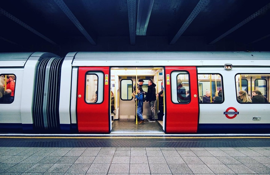 Aperto.
-
-
-
#streetdreamsmag #streetphotography #street_life_mood #scattostreet #streetshared #streetmobs #urbanphotography #streetphotography #streetexploration #urbanandstreet #imaginatones #streettogether #streetmagazine #tube #london #londonlife instagr.am/p/CM4HYZjH8jA/