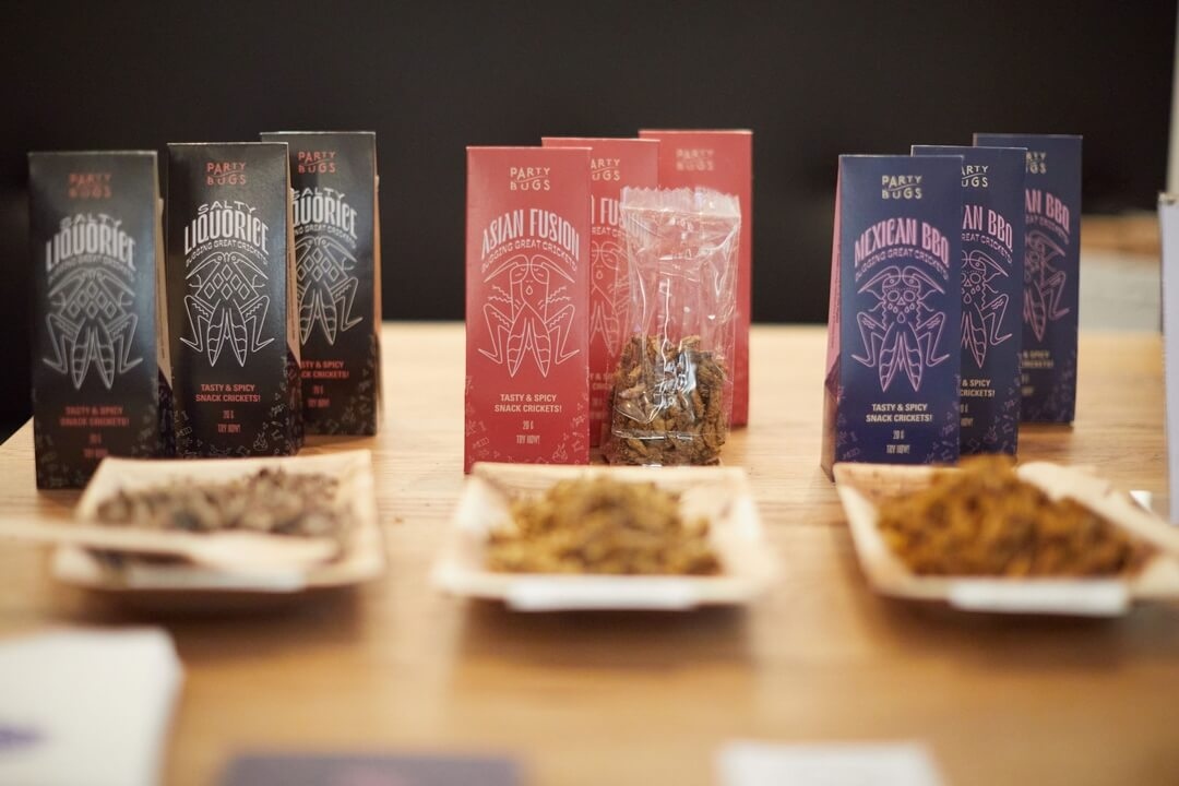 PARTY BUGS FLAVORS THE PARTY!

Healthier party snacks made of edible insects bring party food to the next level.

Eating healthier and saving the planet has never been this fun!

TASTE THE PARTY

#partybugs #partybugssnacks
#eatinginsects #eatinsects #edibleinsects #snackinsects