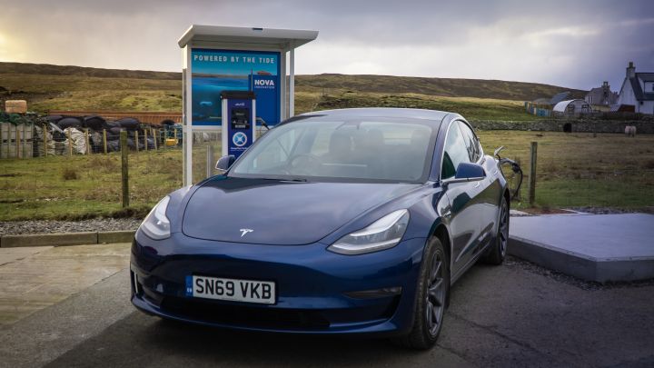 ⚡ The first ever tidal powered #EV charger is now live on Zap-Map ⚡

Installed by <a href="/NovaInnovation/">Nova Innovation</a> and part of the <a href="/ChargePlaceScot/">ChargePlace Scotland</a> network, residents in the Shetlands can now charge their #EVs using the power of the sea.

Read all about it  👉 bit.ly/39hBNj6