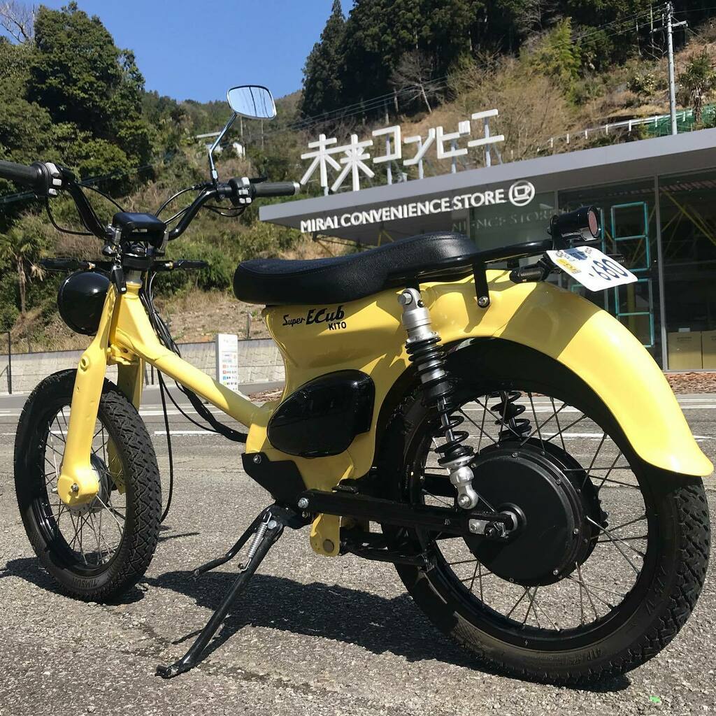 saharamakoto's tweet photo. このカブかっこよかったっす!
#ecub
#SHANGHAICUSTOMS
#未来コンビニ https://t.co/YOEdRaRXTB