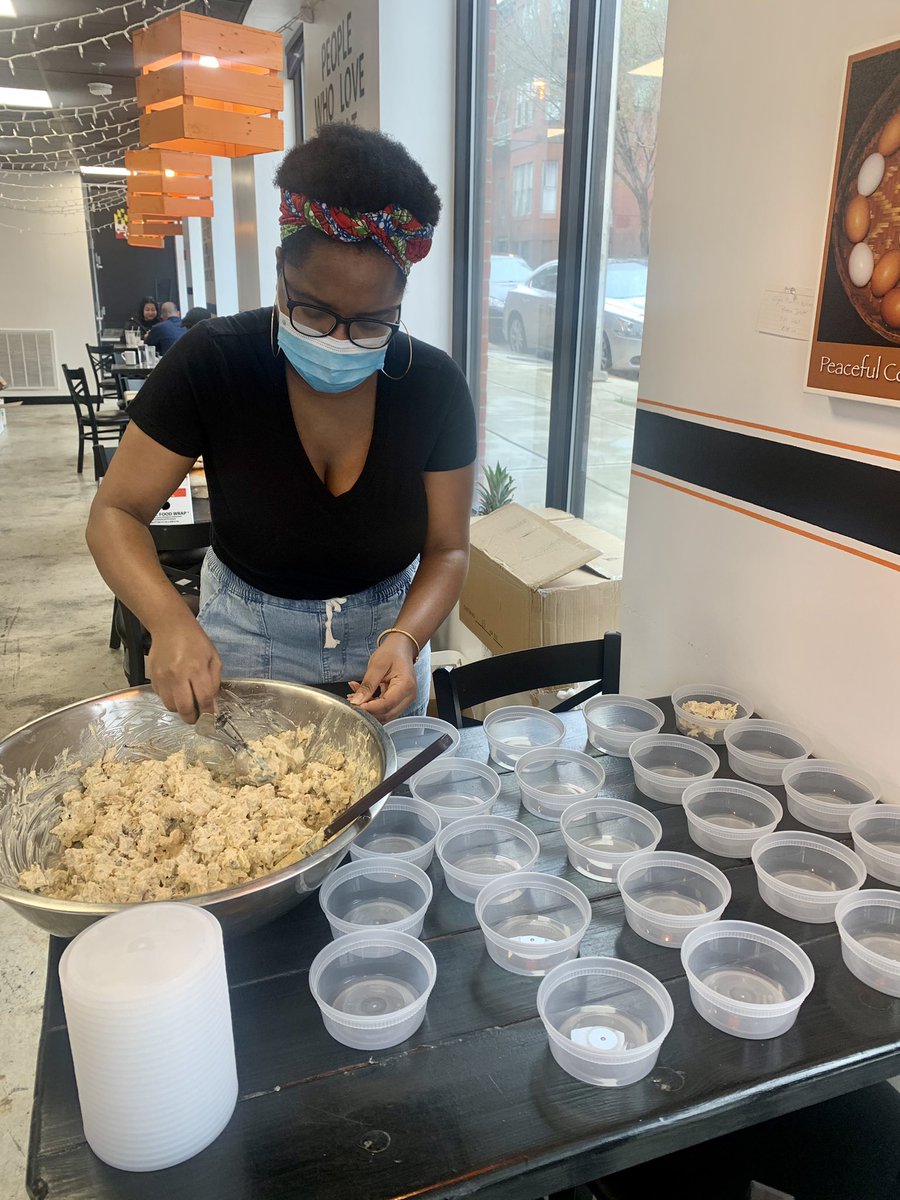 Charmedbmore's tweet photo. We put together a record breaking 40 meals yesterday for people. THANK YOU for your support and for contributing to people in need. And huge thanks to @bmoreclubhouse for helping distribute some of the meals! https://t.co/wAyEr5yUH1