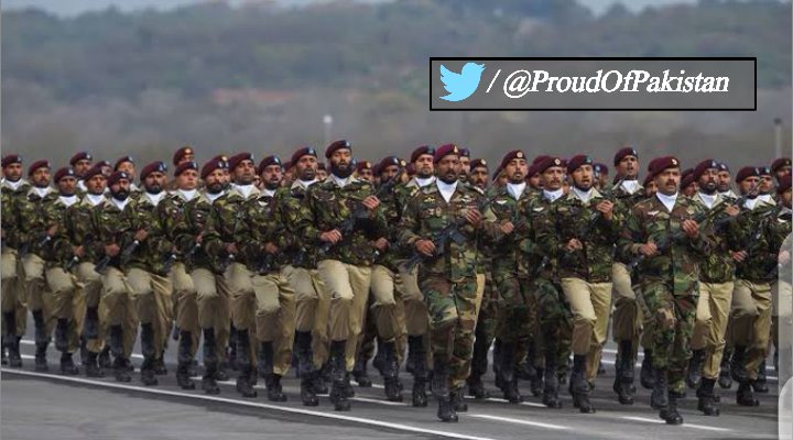 ProudOfPakistan's tweet photo. #SSG - Special Service Group of Pakistan Armed Forces on #PakistanDayParade. #PakArmy 🇵🇰 https://t.co/oKym2PxNbN