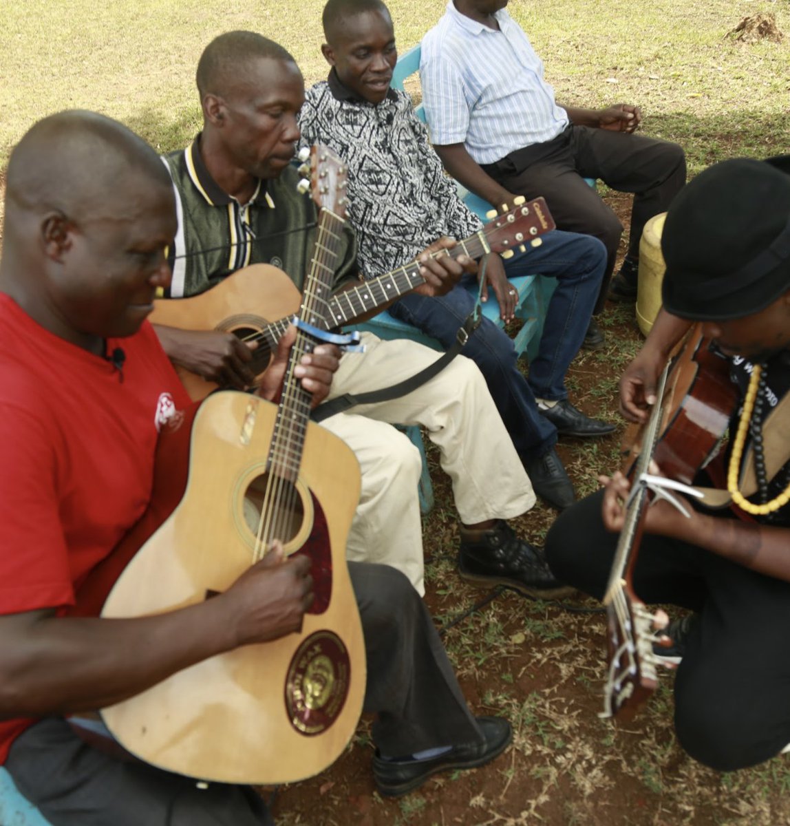 singingwells's tweet image. Founded in 2000 by Mzee Jacob Luseno, a famous Luhya guitarist, the Super Phoenix band play omutibo, a popular Luhya guitar music style. It is characterised by a unique plucking technique, which reminds of litungu playing.

#luhya #fadhilee #superphoenixband #litungu