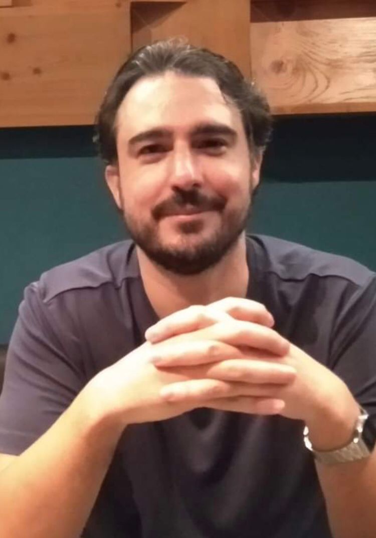 |CINEMATÓN DEL GUIONISTA|

✅ Luis Sánchez-Polack (El paisano / La pasajera) se atreve esta semana con las preguntas para guionistas de nuestro Cinematón... ¡No te lo pierdas! <a href="/almaguionistas/">ALMA GUIONISTAS</a> 

Escúchale en 👇