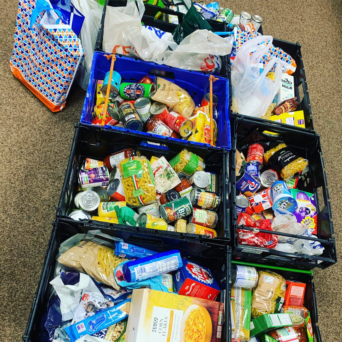 A massive thank you to all the children, parents and staff <a href="/aberdareciw/">Town Church Primary</a> for your incredibly generous donation to our Foodbank 👏🙌