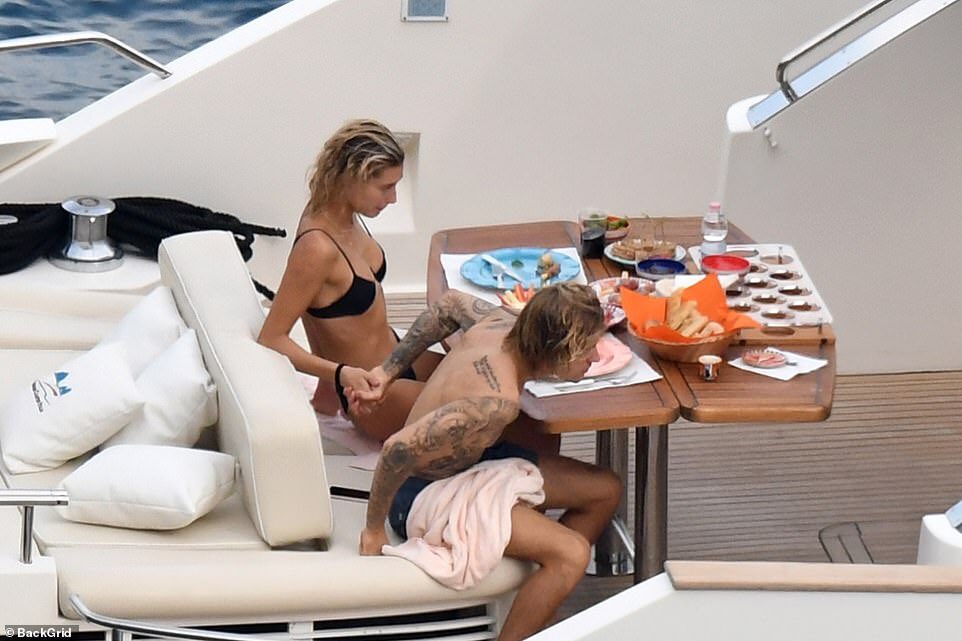 bizzlesring's tweet image. a serie of events