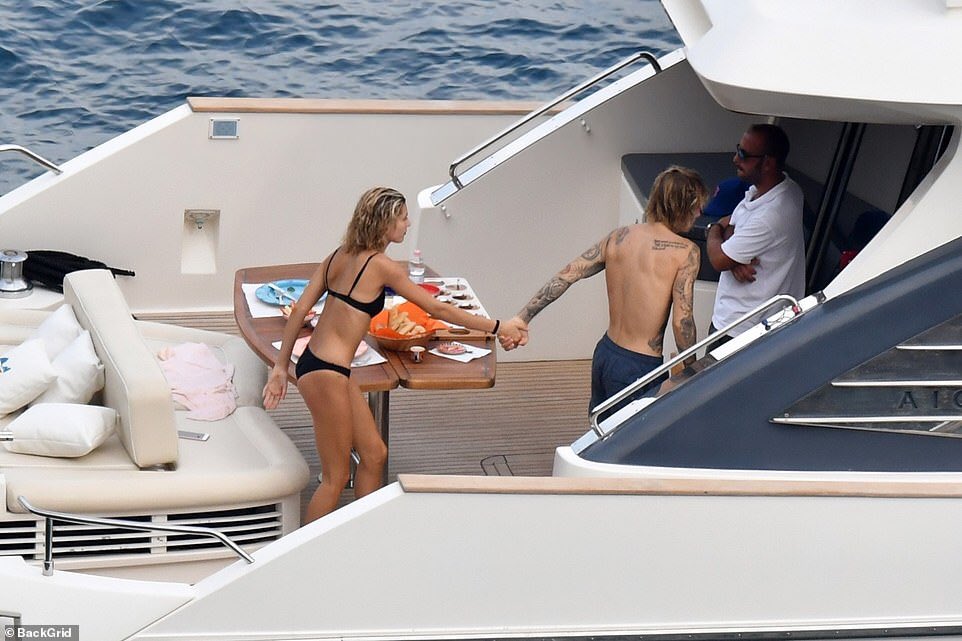 bizzlesring's tweet image. a serie of events