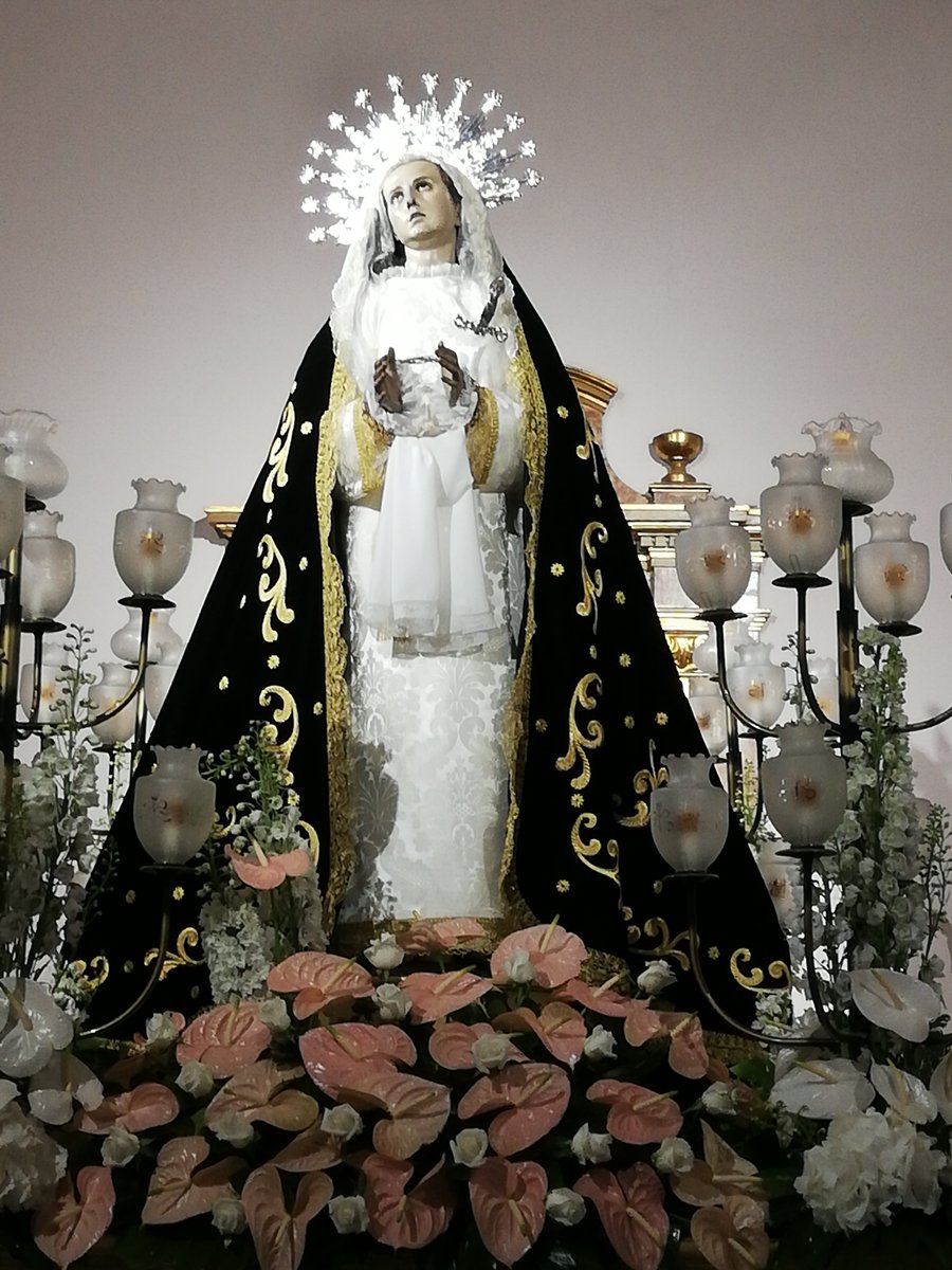 Aunque no entiendas nada, espera como Maria, confía como Maria, camina junto a Ella. Hay una promesa y se va a cumplir. #ViernesdeDolores