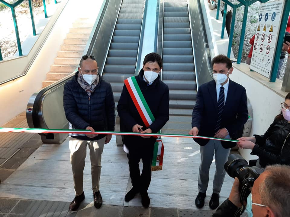 umbracontrol's tweet photo. #Perugia 🆕️

Inaugurate le nuove #ScaleMobili della città, presso via Pellini. È di @umbracontrol il sistema di #videosorveglianza che garantisce la sicurezza dell'impianto, realizzato con le tecnologie più avanzate per un monitoraggio costante.

@Comuneperugia #umbracontrol https://t.co/CllfeHJeBY