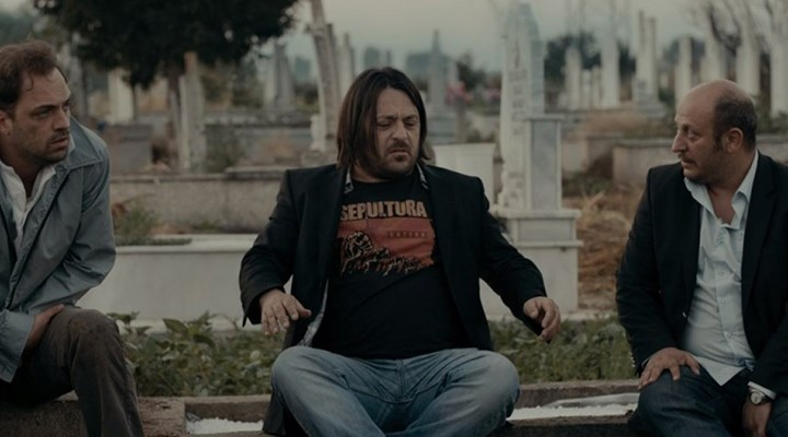 Elveda Rumeli ve Limonata gibi yapımlardan tanıdığımız Üsküplü Arnavut oyuncu Luran Ahmeti hayatını kaybetti. 
Luran Ahmeti'ye Allah'tan rahmet, ailesine, yakınlarına ve sevenlerine başsağlığı diliyoruz.

Mekanın cennet olsun Aco

#LuranAhmeti