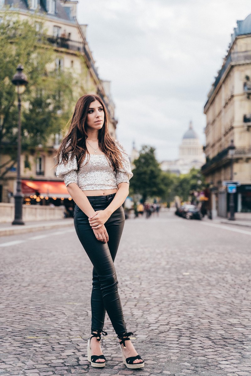 wonderlandmag's tweet image. Rising singer-songwriter @musicbyalba displays her vocal prowess and activism on her latest heartwarming single, "Child of the Stars" 🔥 ow.ly/DeeD50E99MT