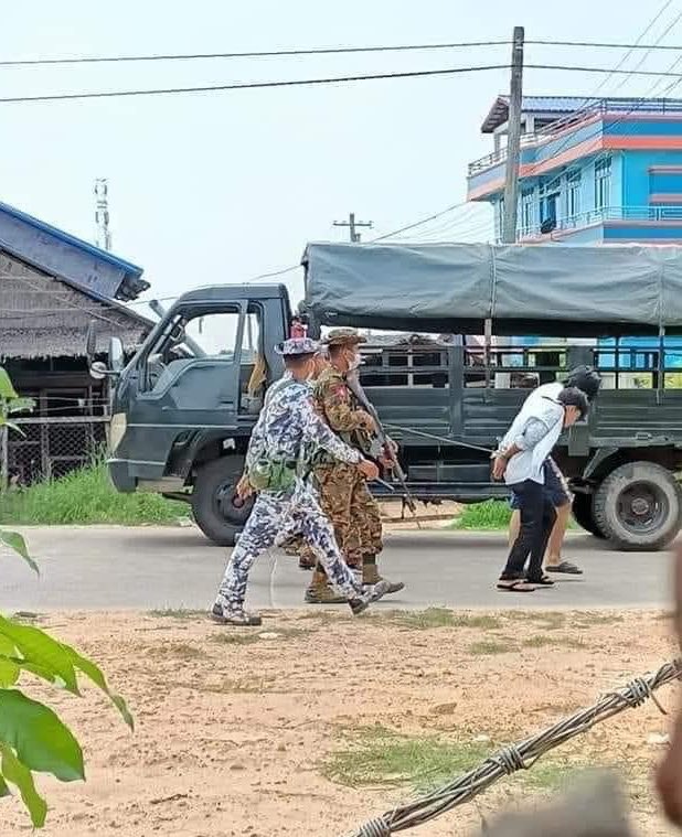 maytoekhine tweet picture