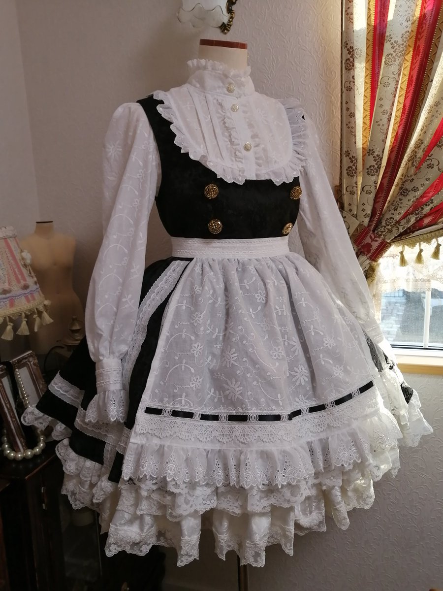 EstellaAries's tweet photo. 少しづつ時間とともに制作できるようにやっとなりました…。

すごく素敵なデザインの衣装を制作させていただいております。早く完成してお見せできるように、今は衣装制作を頑張って前向きに生きて行こうと思います。 https://t.co/pZMkrkhBGM