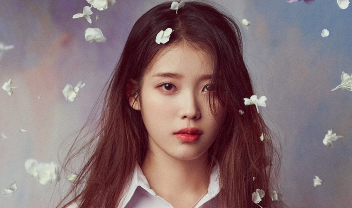 allkpop's tweet photo. IU to feature as guest on 'Sketchbook'
https://t.co/QaGmZLBzRi https://t.co/IQmCqa9xAx