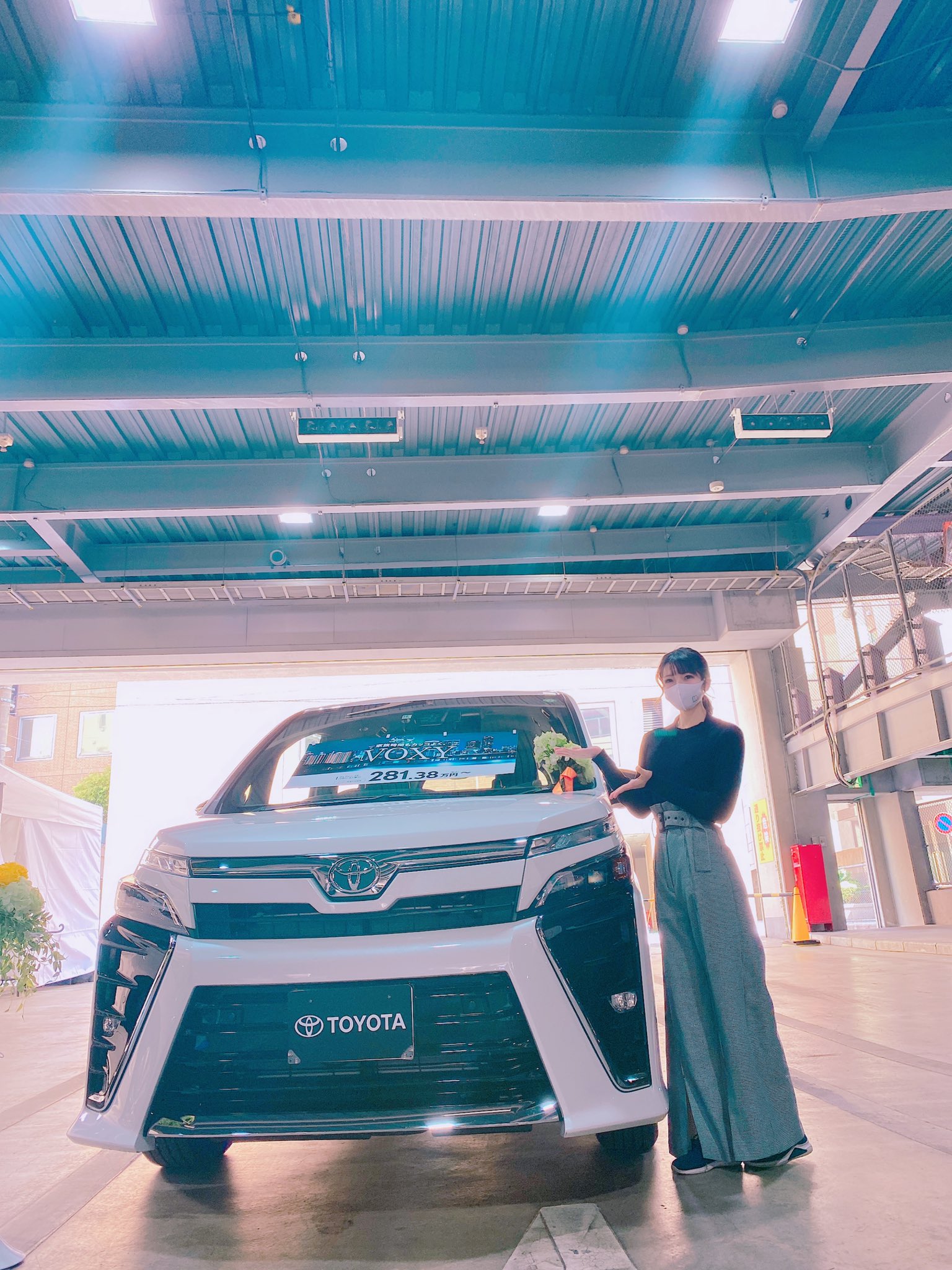 津野 紘菜 Toyota自動車の横に並んだらなんとなくいい女に見えません ねぇ 見えません かっこいい車が似合うイイ女になりたいと思えました Toyota トヨタ 横浜中華街 横浜美少女図鑑