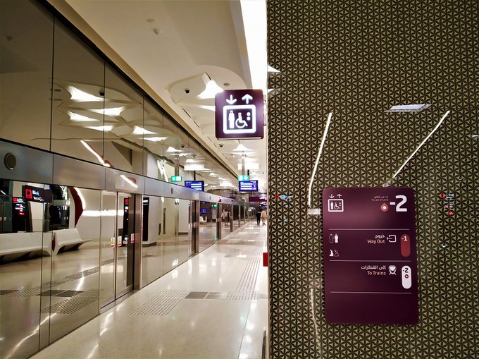 FRexpats_Q's tweet photo. Pour protéger la santé et la sécurité de tous les membres de la société, le métro de Doha réduit la capacité à 20% les vendredis et samedis. #Qatar https://t.co/VYOxKYDHma
