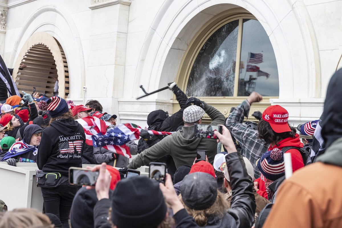 dvillella's tweet photo. I can't stop thinking about how the insurrectionists weren't arrested on Jan 6 for storming the Capitol but Rep. Cannon was arrested for knocking on Kemp's door. https://t.co/wya9PzPY84