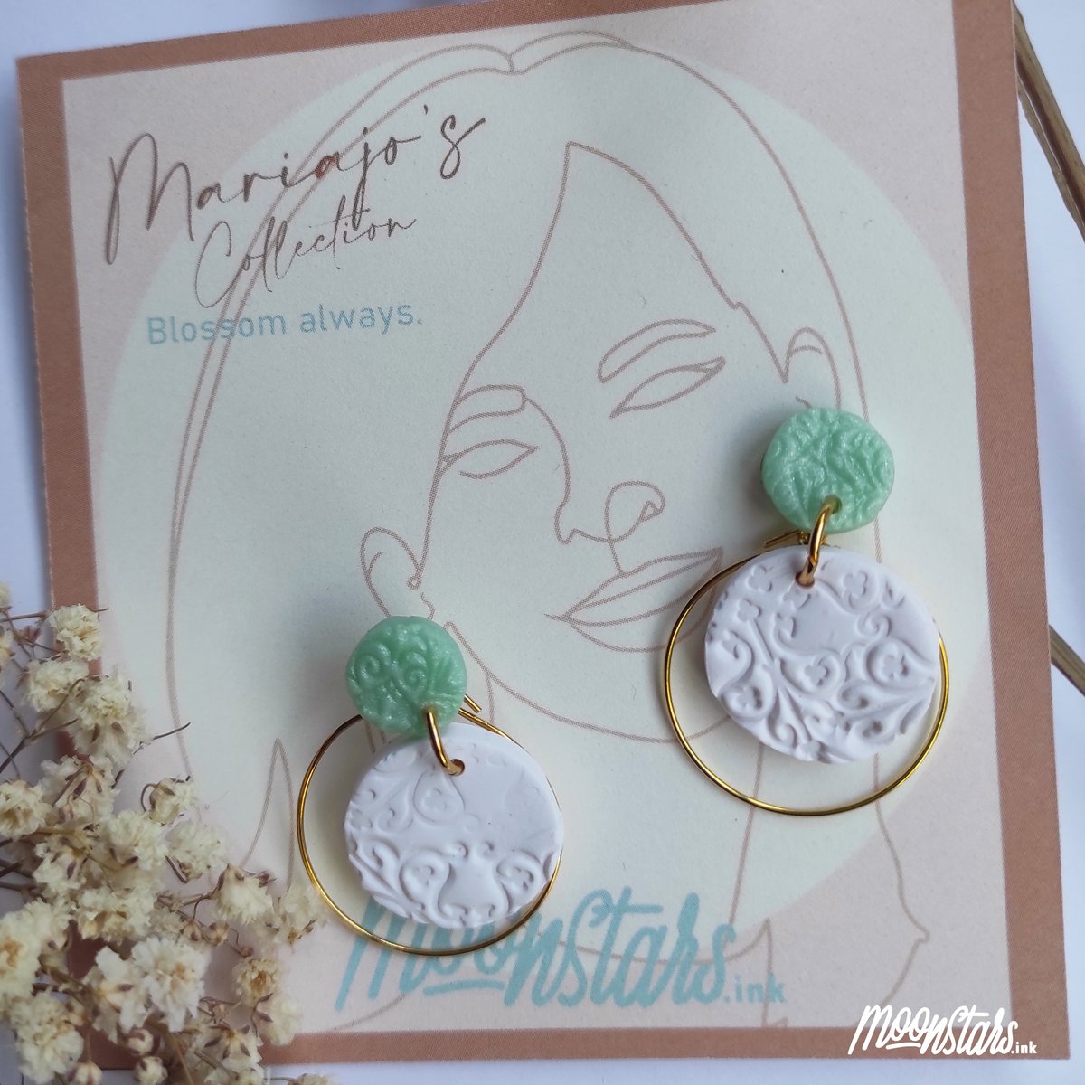 MoonstarsI's tweet photo. Quién mejor que ella para llevar los pendientes de su colección.

Los hemos bautizado "Dalia" en honor a su colección BLOSSOM.
https://t.co/PvBexaB7O9 https://t.co/bYzd8nU1yP