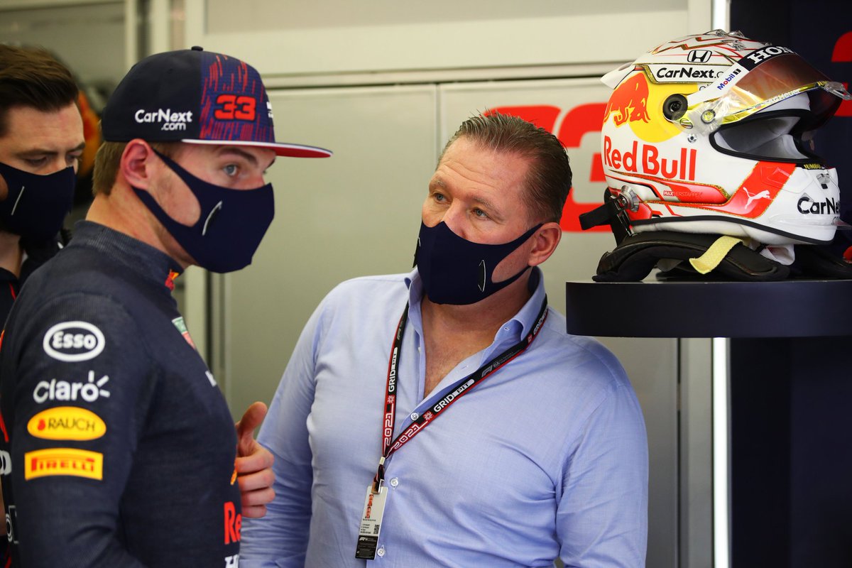 dburgersdijk's tweet photo. I wish our @Max33Verstappen @VerstappenCOM @MaVic009 @sophiekumpen12 @VJVerstappen @carnextcom @JumboSupermarkt @redbullracing @HondaRacingF1 @EngineMode11 a great @F1 season go take that πππ #ProudMaxFan #RBwall #RedbullFamily #PoweredByHonda #unleashthelionπ¦π¦π¦ https://t.co/iemChdFlMU