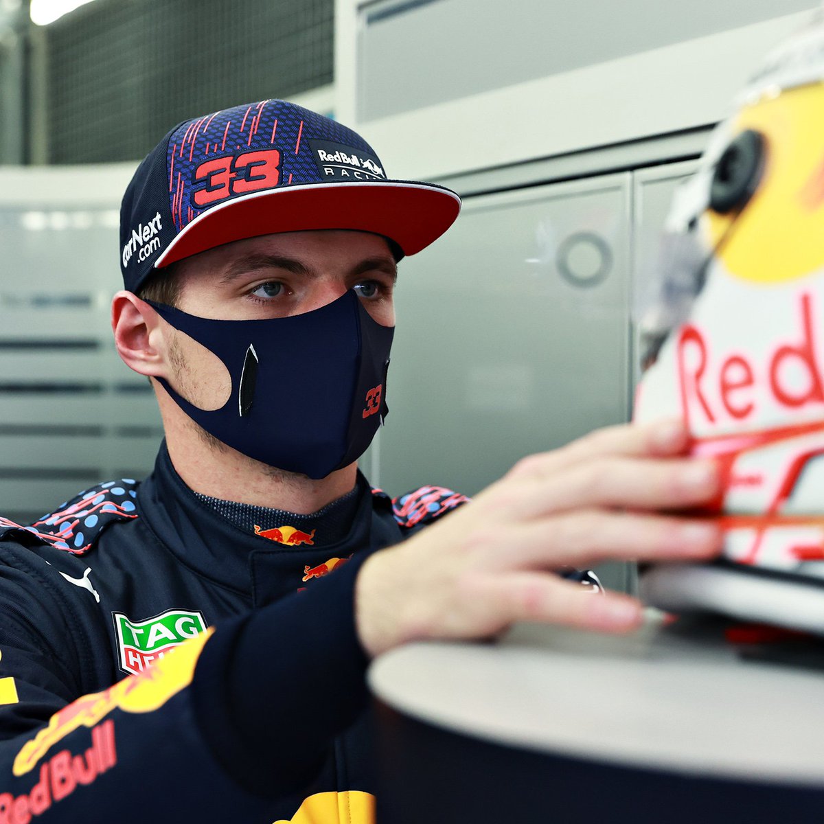 dburgersdijk's tweet photo. I wish our @Max33Verstappen @VerstappenCOM @MaVic009 @sophiekumpen12 @VJVerstappen @carnextcom @JumboSupermarkt @redbullracing @HondaRacingF1 @EngineMode11 a great @F1 season go take that πππ #ProudMaxFan #RBwall #RedbullFamily #PoweredByHonda #unleashthelionπ¦π¦π¦ https://t.co/iemChdFlMU