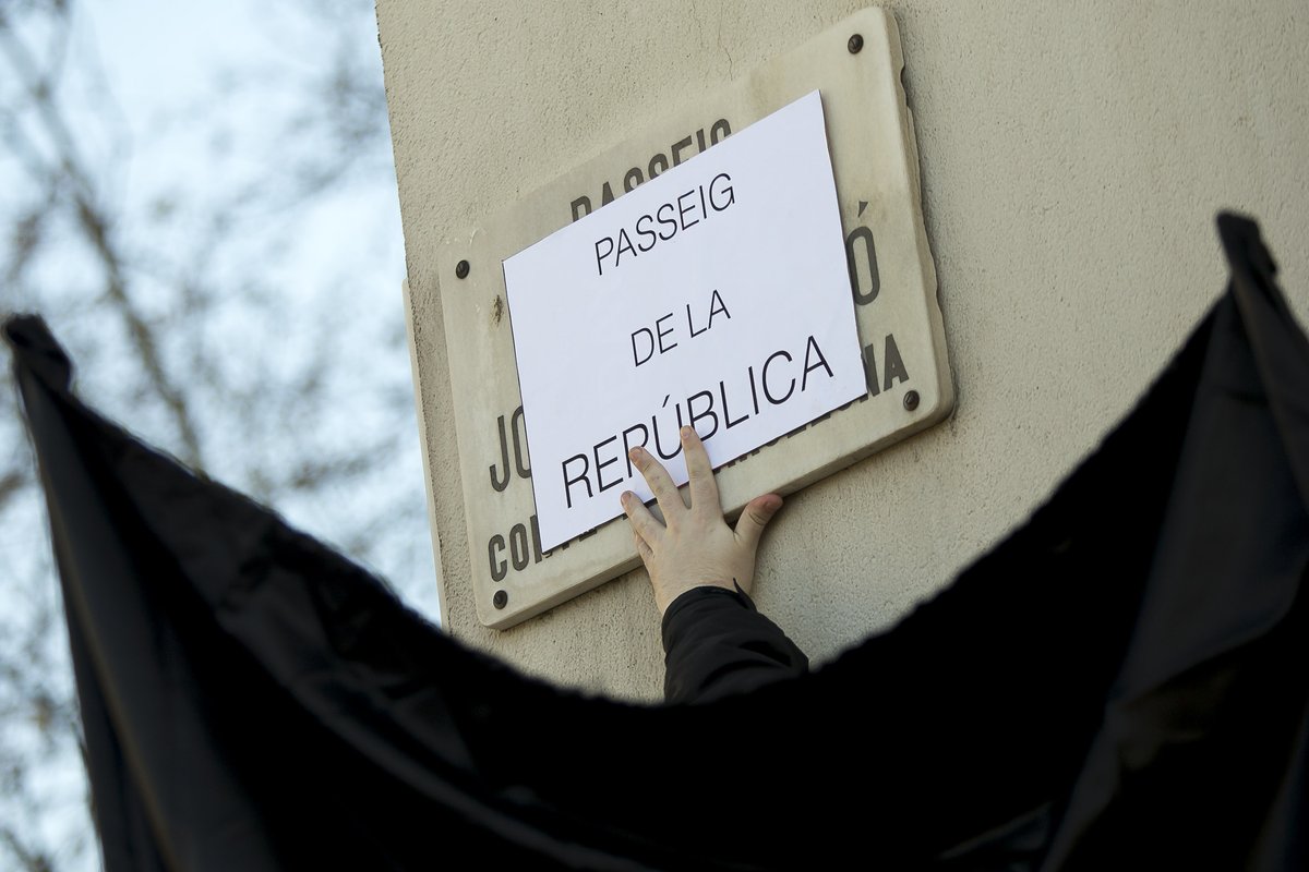 Barceloneta_Anc's tweet photo. Demà, a les 11 del matí, a #LaRepla , paradeta informativa.
Voleu fer-la petar i parlar sobre la situació actual de l'independentisme? Fer-vos sòcia o soci de l'@assemblea ? Col·laborar per assolir la independència del nostre poble? Disposar de marxandatge?
Us esperem #Assembleat https://t.co/Hrse1oOSS0