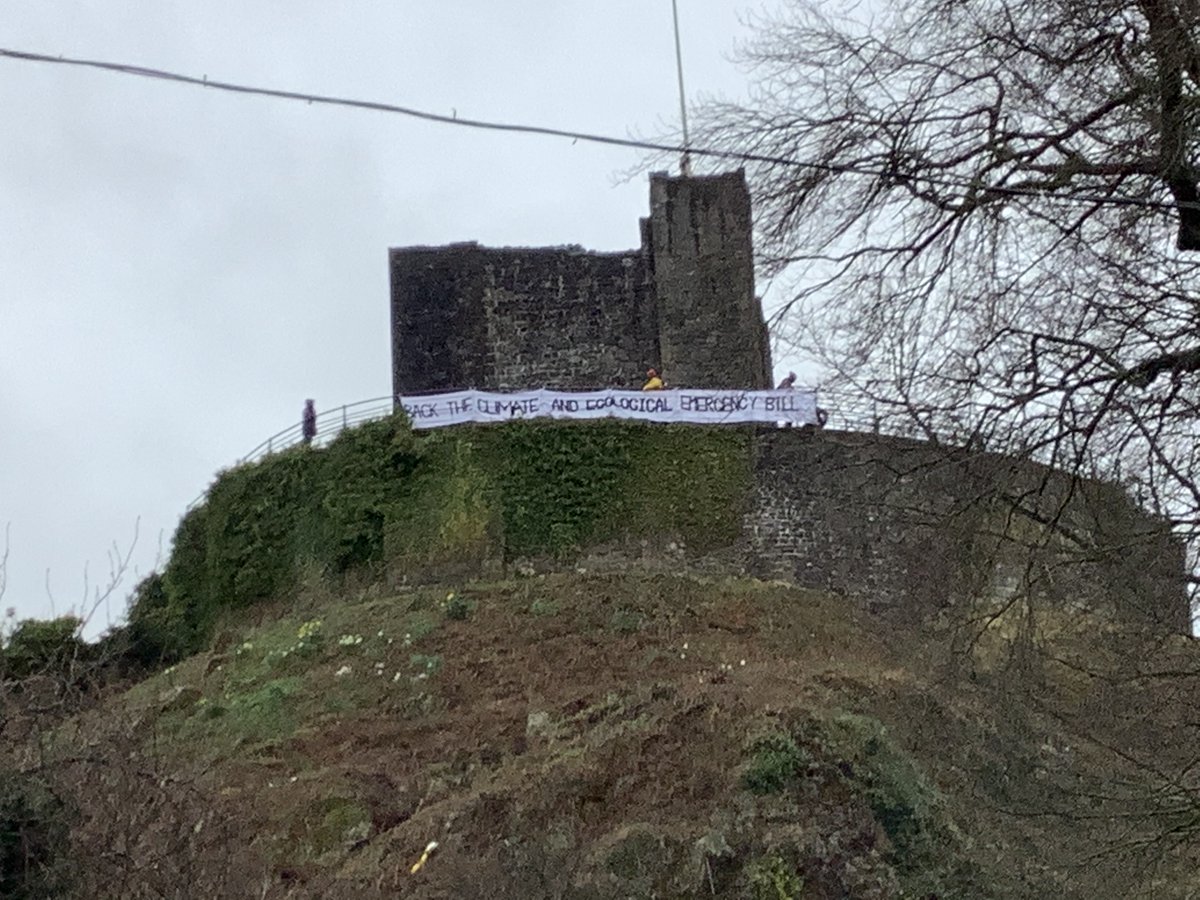 XRRibbleValley's tweet photo. Back the Climate and Ecological Emergency Bill

Banner Dropped #ceebill

What is the CEE Bill?
FInd out here: https://t.co/AeNrtVVynb

@RibbleValleyXR 

@CEEbill_NOW
 
#RibbleValley #Clitheroe https://t.co/9LemoTdsmd