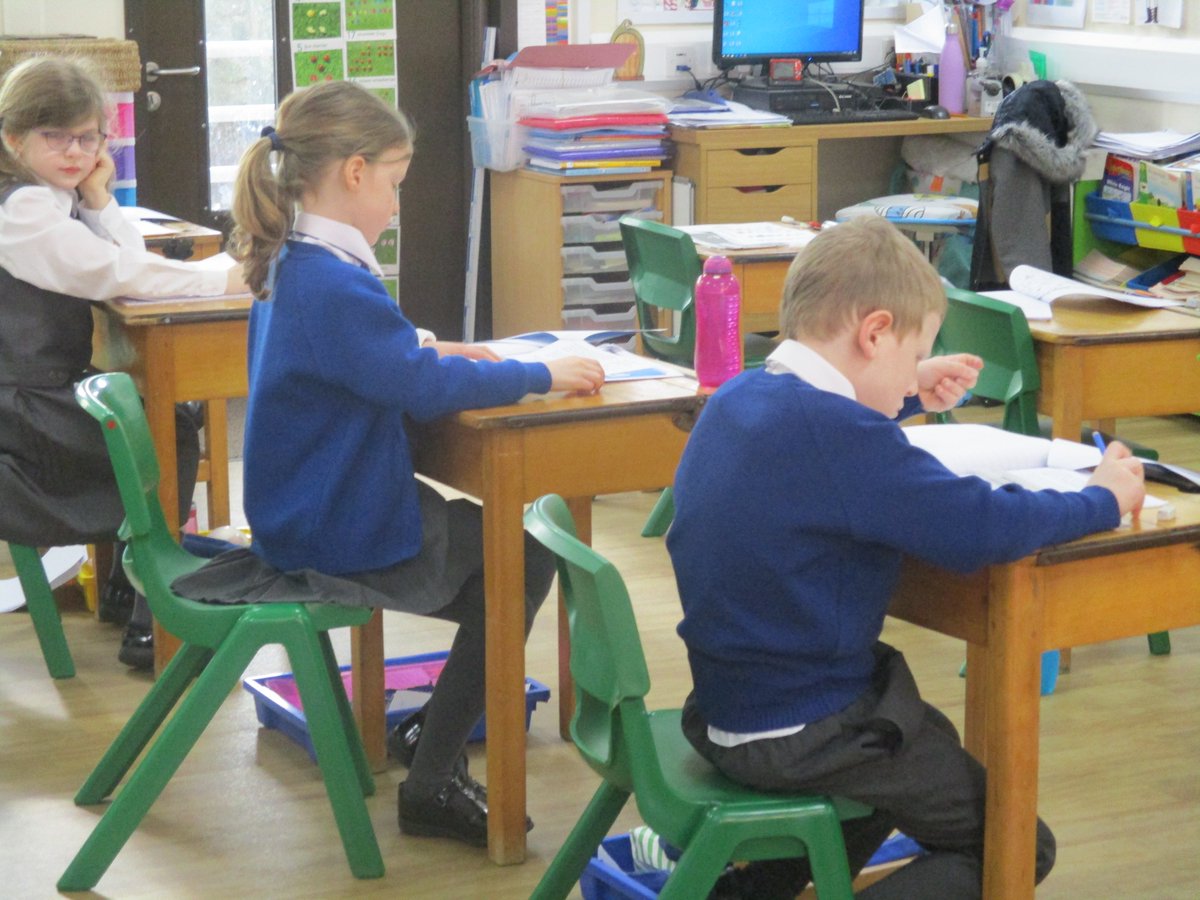 KS1 working very hard in their phonics and comprehension lesson on Thursday!

#KS1 #Primary #Phonics #English #Comprehension #Telfordwrekin #Newport #Shropshire #Learning #Education #Writing