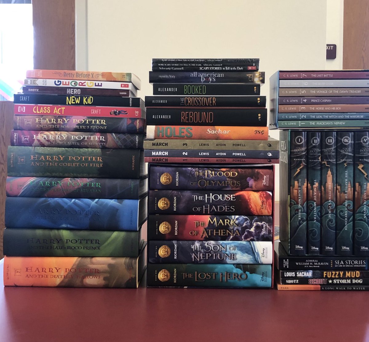 StJohnsLibrary's tweet image. The first order of books for the upcoming Saint John’s Middle School Library has arrived! 📚📚#percyjackson #George #narnia #holes #HarryPotter #kwamealexander #middleschoollibrary #middleschoolbooks #sjlibrarylife