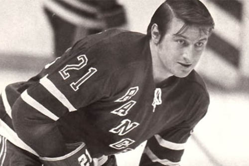 WGBBradio's tweet photo. FLASHBACK: Pete Stemkowski (2009). @nyhockeytalk host @RobKowalWGBB talks with former @NYRangers forward PETE STEMKOWSKI.

Website: https://t.co/lFIffnl1AD
Apple: https://t.co/4b5dK6UZpv
Spotify: https://t.co/tu9eQlj2cP

#NYR #NYRangers https://t.co/czzpMNxnNt