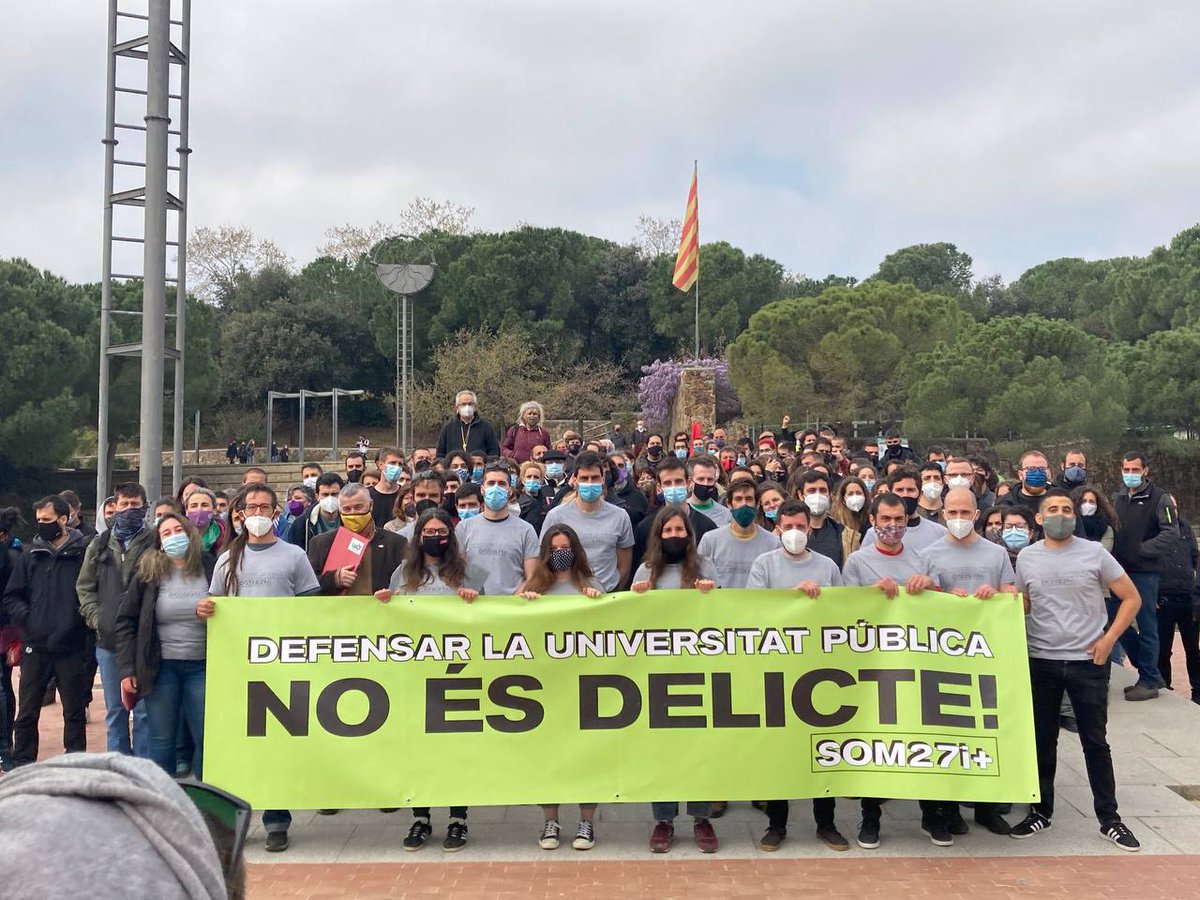 "Hi ha gent que lluita un dia i és bona. N'hi ha que lluiten un any, i són millors. D'altres lluiten molts anys i són molt bons.
Després hi ha els que lluiten tota la vida: aquests són els imprescindibles."
ABSOLUCIÓ 27 I MÉS! 
<a href="/Som27iMes/">#Som27iMés</a>
#vaValdreLaPena