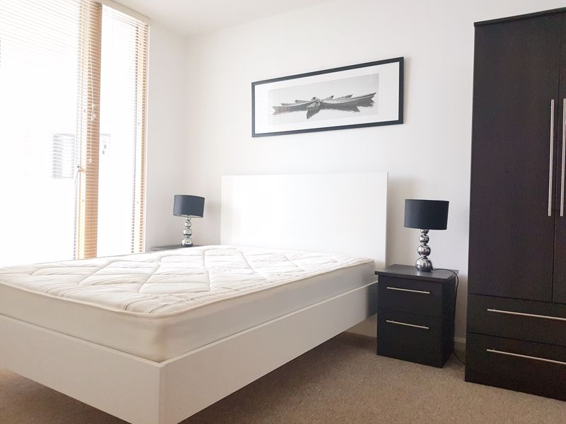 Mann Island Premier Apartments are pleased to offer this fully furnished; 2-bedroom apartment located in one of the most prestigious addresses in Liverpool. mannisland.info/properties-to-…