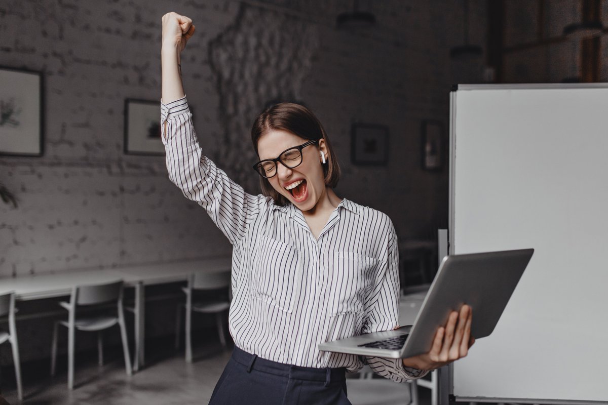 GRUPPO_SGB's tweet photo. 🤫 Ti sveliamo un segreto. 🔍 Durante un #colloquio, se il #recruiter inizia ad utilizzare tempi verbali al futuro anziché al condizionale, è probabile che ti veda già inserito nel posto di #lavoro. 😎 Scopri di più! 👉 https://t.co/l7xzfzJbaD | #humanfriday https://t.co/cdJx43bSf0