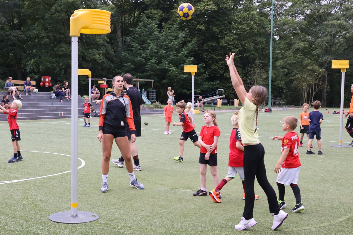 Heeft je vereniging behoefte aan ondersteuning op maat? Maak dan gebruik van de kansen die het Sportakkoord biedt. Vanuit het Sportakkoord kun je (financiële) ondersteuning krijgen op allerlei gebieden en manieren. Meer informatie: bit.ly/3qXojPv