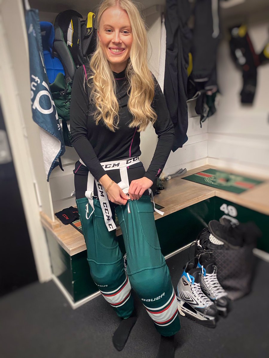 Igår slog man troligtvis rekordet i att dra på sig en hockeyutrustning på längst tid✌🏽