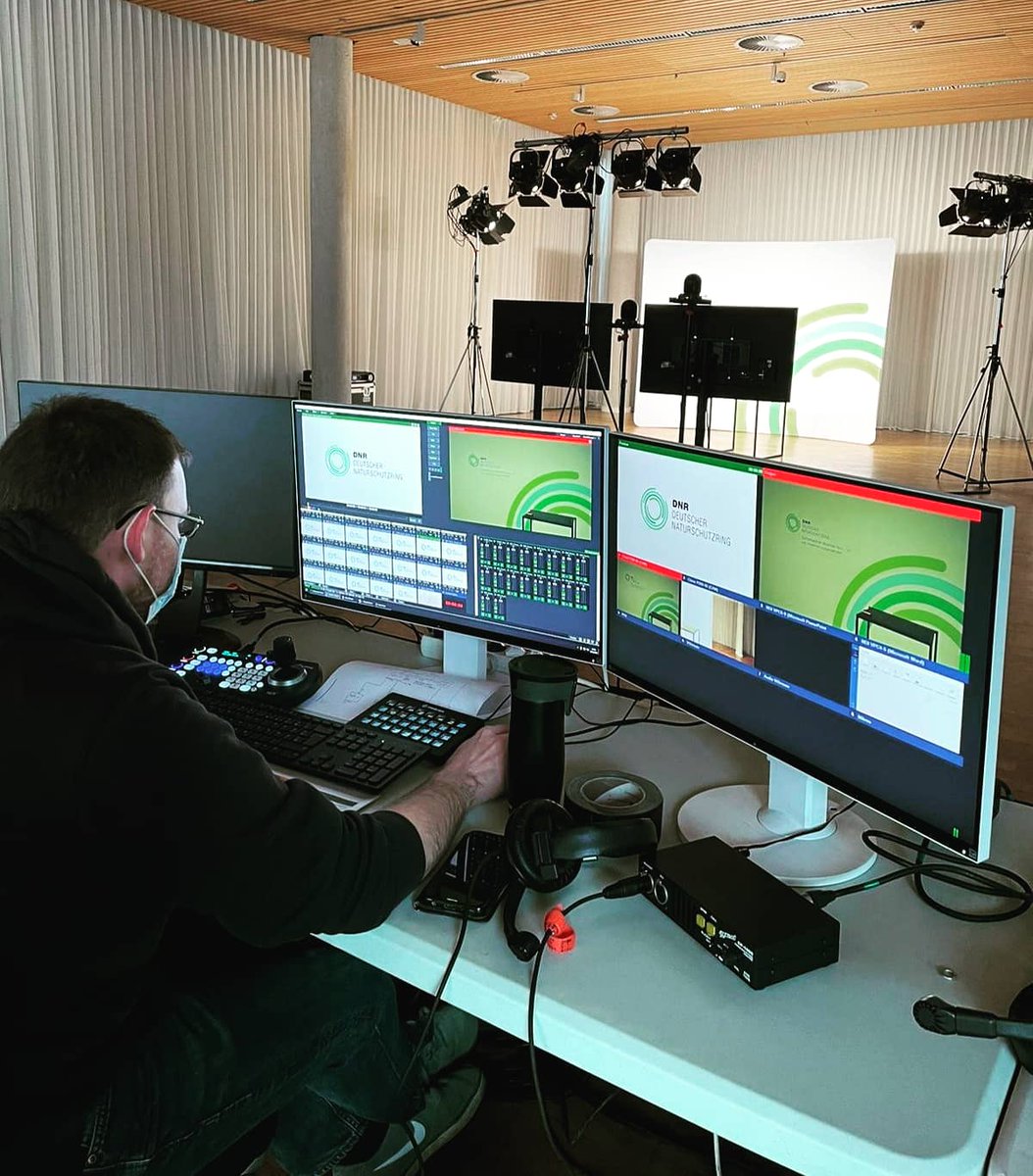 wwwEventagentur's tweet photo. Der Aufbau für das DNR-Event steht: Ein digitales Event erfordert die gleiche sorgfältige Planung und Durchführung wie unsere bewährten live Events. Es ist uns wichtig, dass sich alle Beteiligten wohl und sicher fühlen! Danke B&B Eventtechnik!
#onlineevent #whatwhenwhy #events https://t.co/df4xFAXHfT