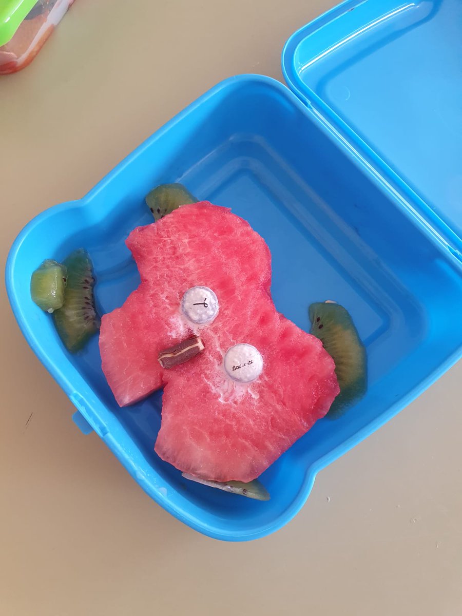 CEIPCLARACAMPO2's tweet photo. Como molan los desayunos saludables con mensaje!...gracias padres por colaborar siempre en los proyectos del cole con tanta ilusión y  creatividad✨👏👏😍😍PES Clara Campoamor https://t.co/LlVwgOKqa0