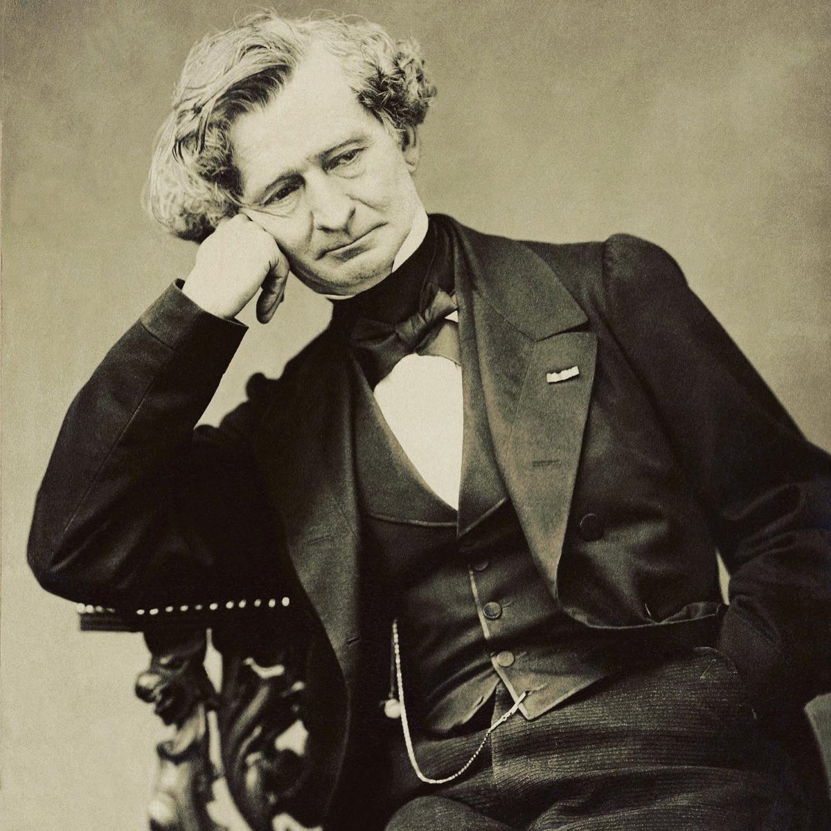 OBluffs's tweet photo. Visuals for S:2 E:9 "Berlioz the Pooh":

a) Berlioz, the flirt, loving life. 
b) Berlioz thrilling the audiences of Europe with his new compositions.
c) Smithson, the Irish actress
d) Marie Recio

#leavingcert #leavingcertmusic #Berlioz #orchestra #classicalmusic #opera #podcast https://t.co/deZUJBWVsQ