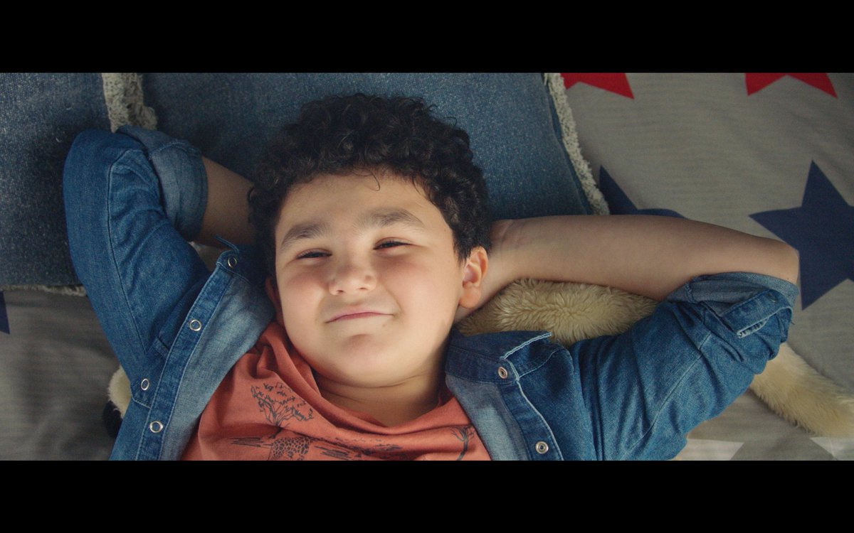 Signée @FREDFARID, la nouvelle campagne de La Redoute est centrée sur la vie de famille. Réalisée par Géraldine Nakache, elle sera dévoilée à partir de ce soir sur TF1 et en digital : bit.ly/3corMT8 🎬❤️